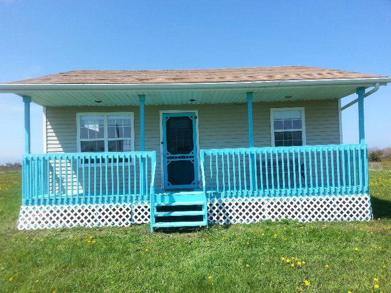 Beautiful Cottage for sale - 5 minutes to Beach!