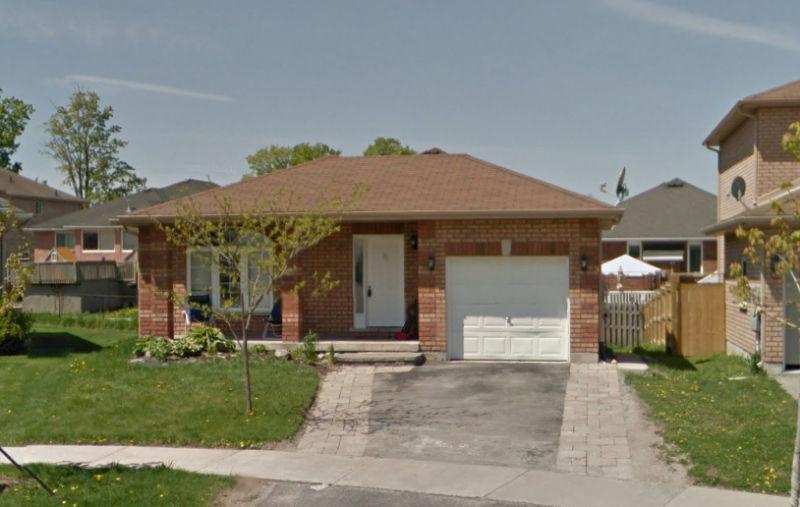 2+2 Bungalow Perfect For Starter House/Rental