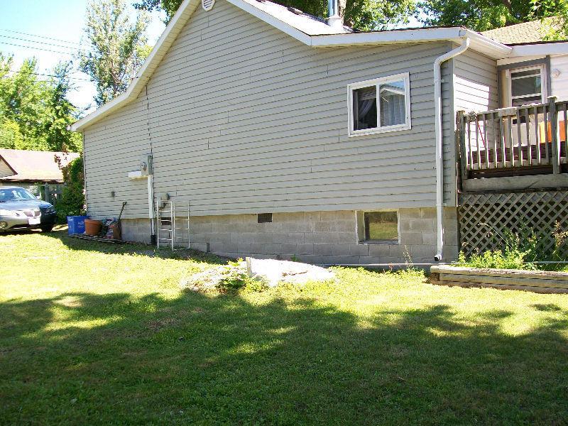 LAKE SIMCOE / LAGOON CITY LAKESIDE HOME / COTTAGE