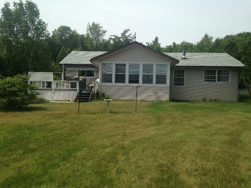Lakefront Property Hilton Beach 40 mins from Sault Ste Marie