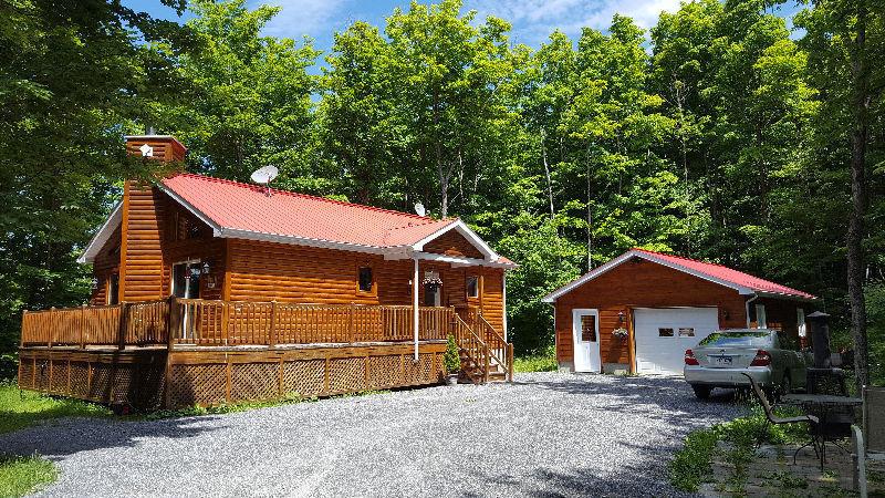 Chalet 4 saisons + garage = Retraite au cœur des Appalaches