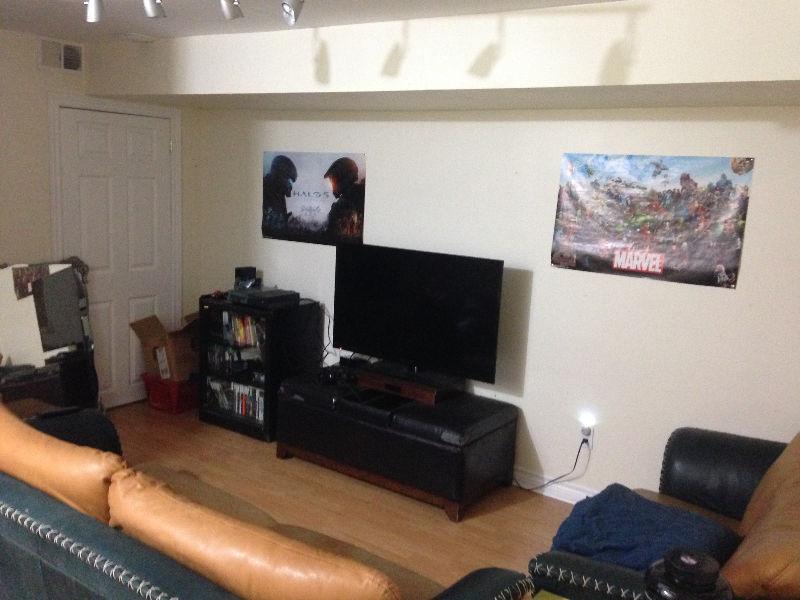 Basement for rent 800 all inclusive in Newmarket