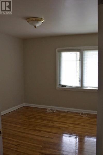 3 Rooms available University of Windsor St Denis Gym Engineering