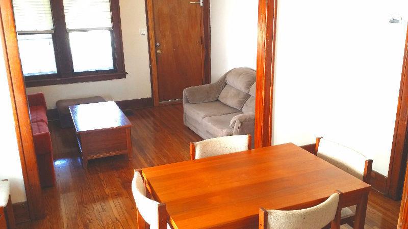 Clean 5 bedroom house on Randolph - UofW CAMPUS