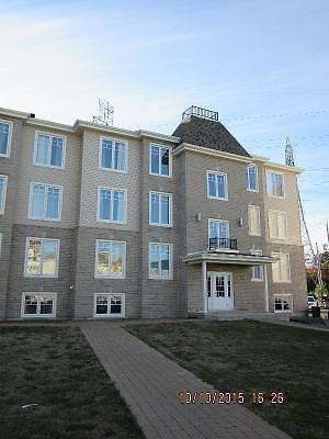 MASCOUCHE CONDO 4 1/2 AVEC GARAGE