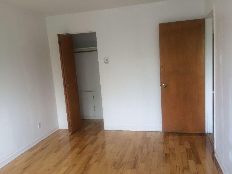 3 Bedroom Apartment including parking to rent immediately