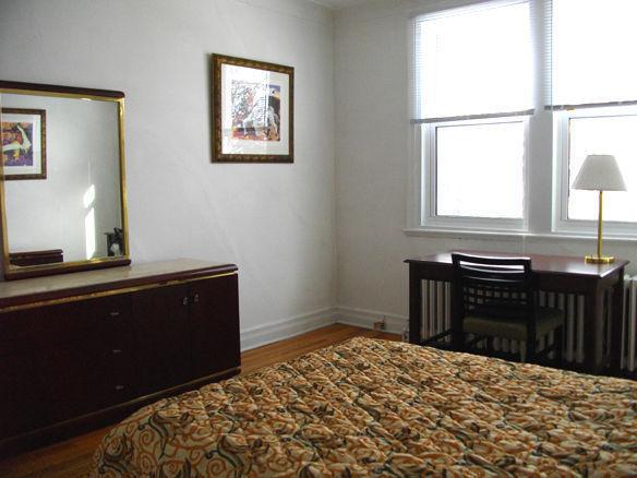 4 FURNISHED BEDROOMS, 6 MINUTES to McGILL U. & DOWNTOWN MONTREAL