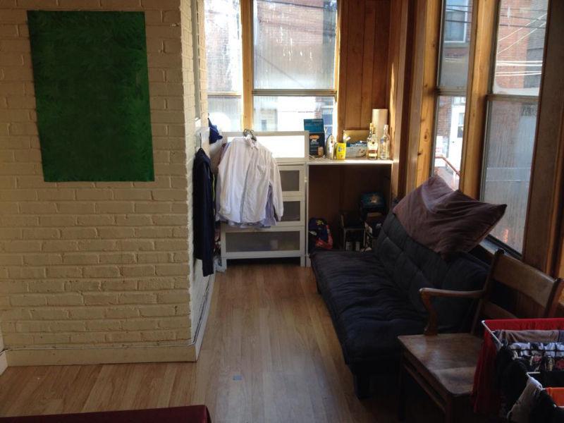 1 Room available in Plateau-Mont-Royal for RENT from 15 August