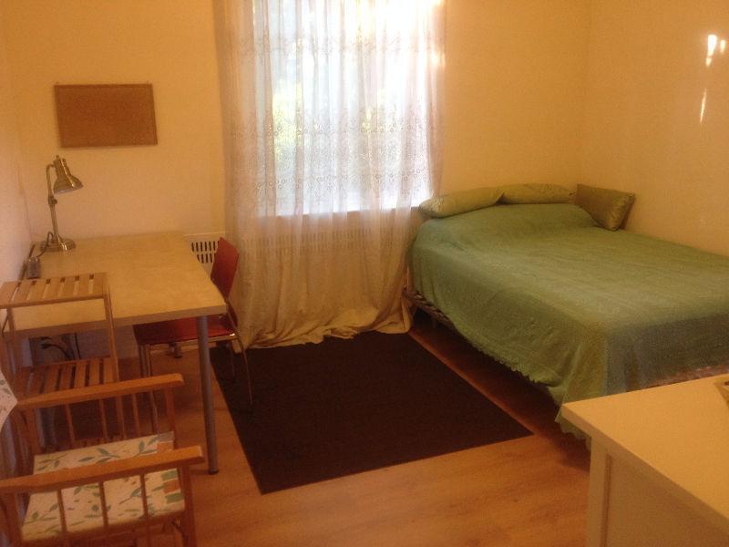 $535 chambre a louer /room for rent(Cote-des-Neiges)