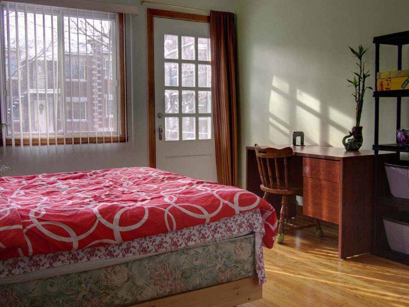 Bright Furnished Room for Cool People Across Metro