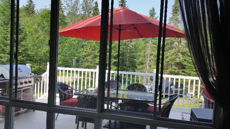 ** PRIX SPÉCIAL ** CHALET LAC TAUREAU - CLÉ EN MAIN