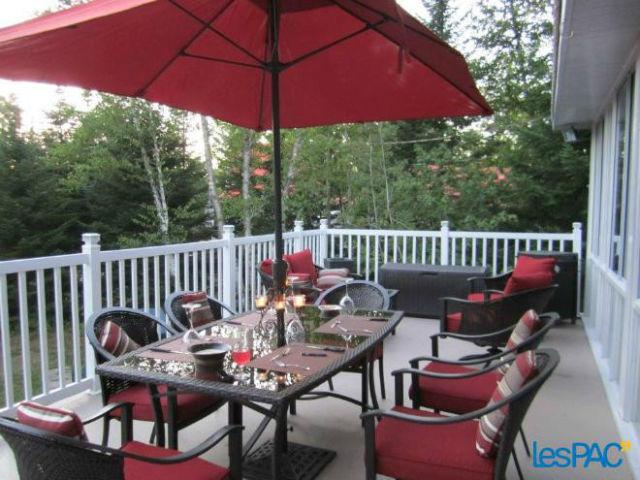 ** PRIX SPÉCIAL ** CHALET LAC TAUREAU - CLÉ EN MAIN