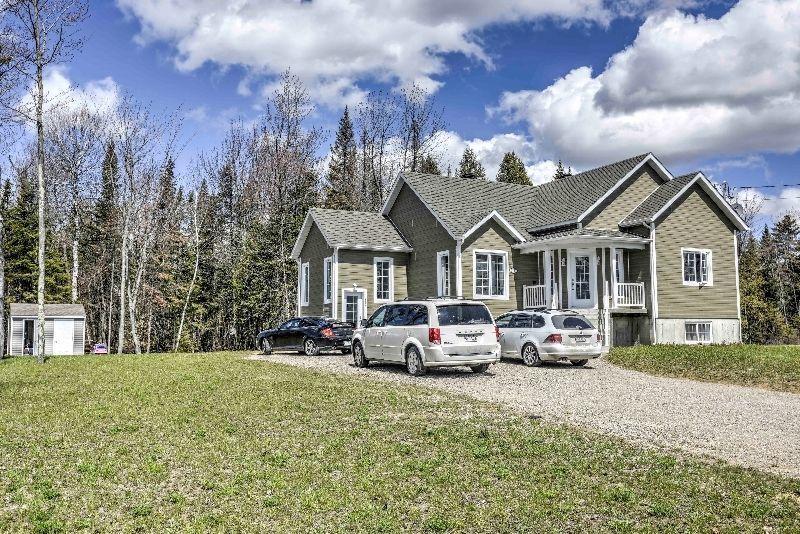 St-Félix-de-Valois- Bungalow 2014 avec logement au sous-sol