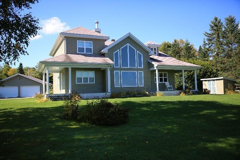 Luxueux maison/chalet, Bord de l'eau Lac-des-Îles, Mont-Laurier