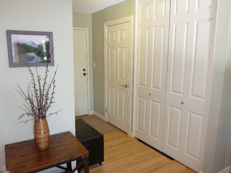REDUCED - 1 Bdrm.+Den - Downtown/Cathedral - Available Oct.1