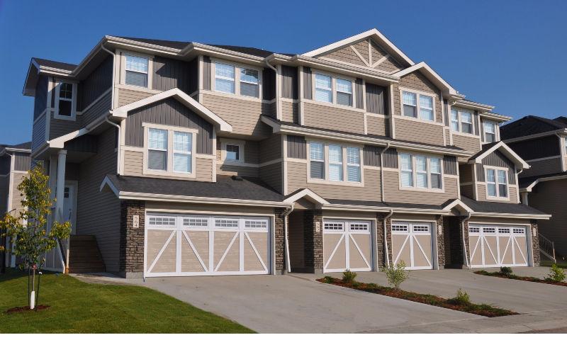 2 Bdr Townhome in Stonebdrige LEASE TAKE OVER! 2 months free!