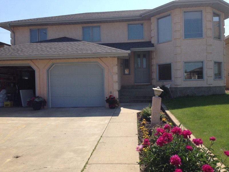 Very nice neighbours house for sale by Mahon Dr