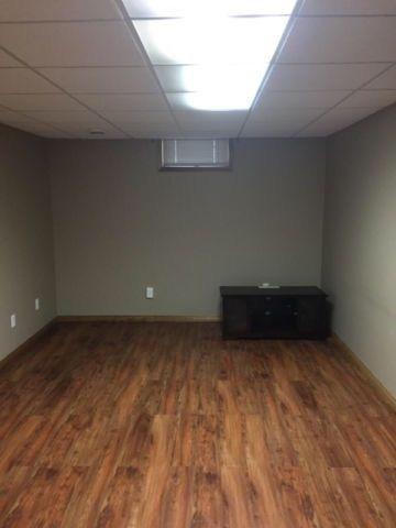 basement for rent Erindale **875 everything included ***