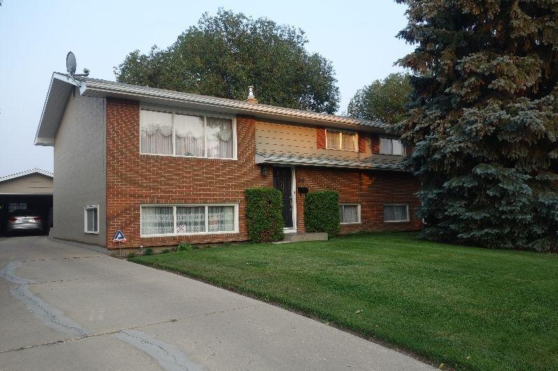 Charming 2 bedroom basement suite in Eastview