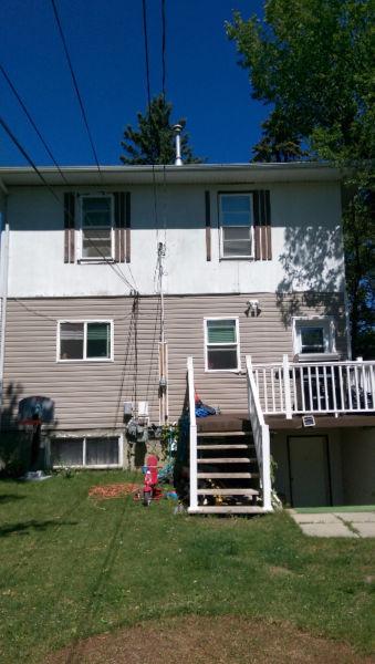 For Rent in Sutherland - 3 bed + den/2 bath - Utilities included