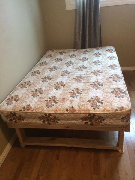 Close to U of S main floor nice room for rent August 1st femal
