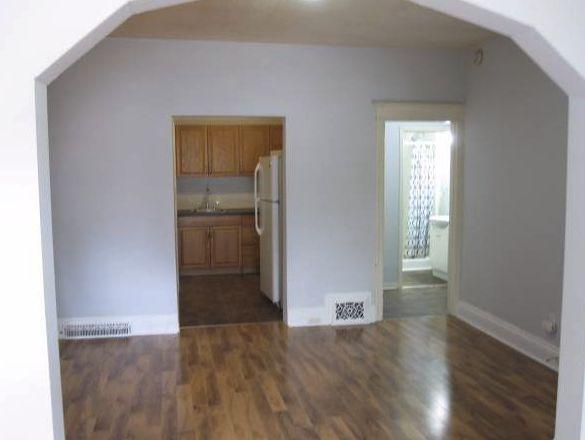 Gage Park! 1 Bedroom MAIN FLOOR! Parking/Laundry On-Site