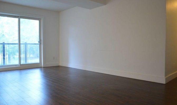 1 Bed Uptown Available September/October