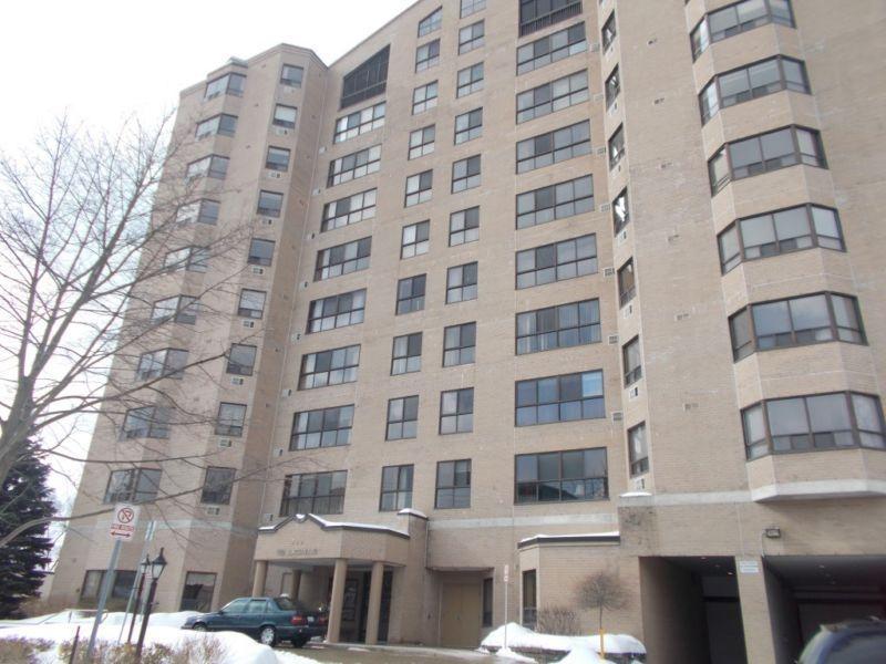 2 bdrm with a den in a high rise in prime downtown location