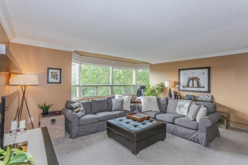 Immaculate 2-Bedroom Condo is a Must-See! No Fees for 2 Months!