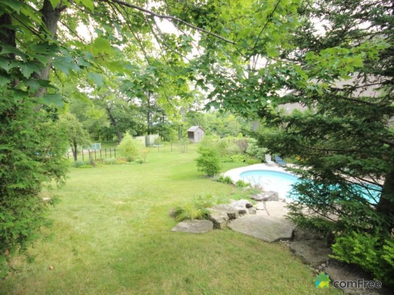 $985,000 - Bungalow for sale in Ancaster