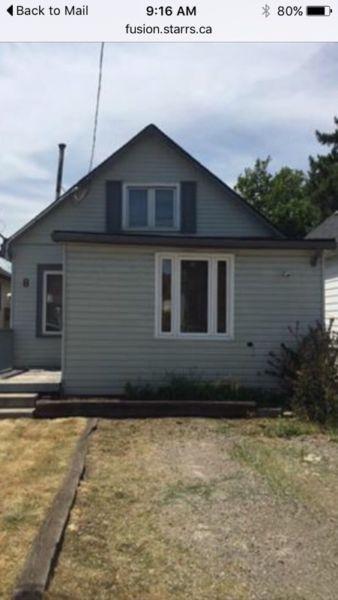FULLY DETACHED HOUSE IN  ONLY $189900!