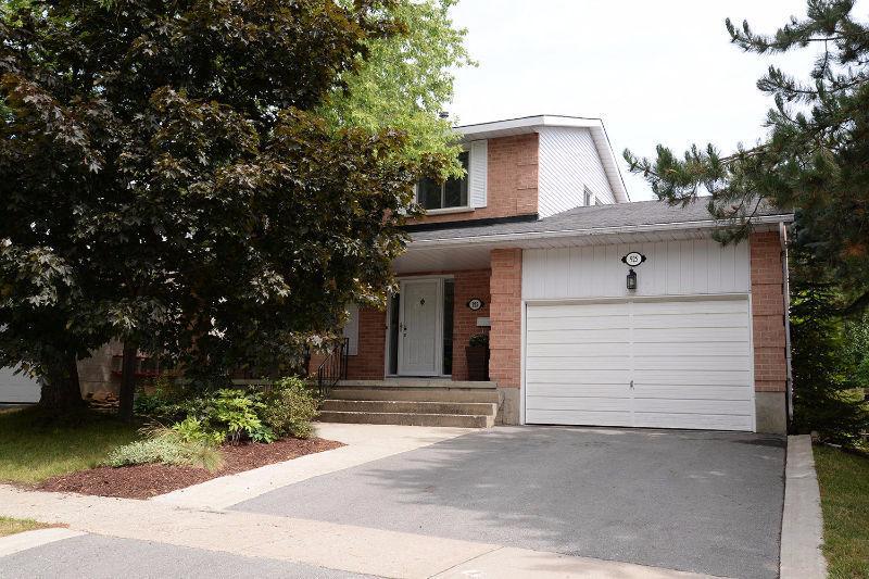 Open House! - 925 Bridle Path Cres - Saturday Aug 27th 2-4pm