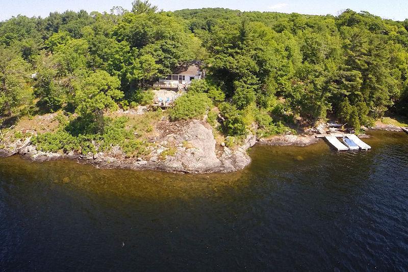Lake Rosseau: Waterfront Cottage & Bunkie, 287 ft. shoreline