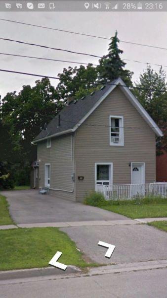 4-brm single family house at 151 Erie ave, available as of Oct 1
