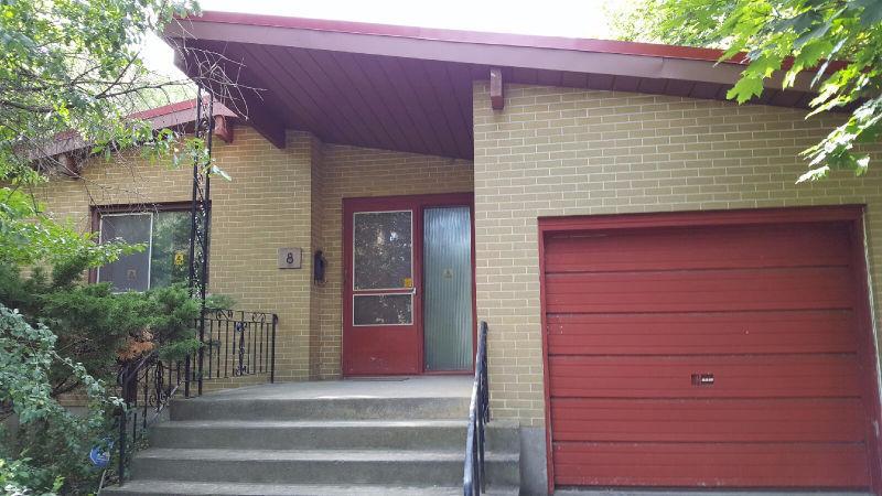 3 Bedroom House Close to Downtown