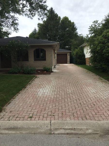 3 bedroom house with garage close to UWO