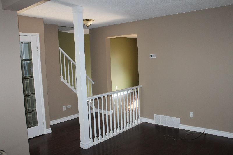Beautiful and Clean Townhouse in White Oaks Area