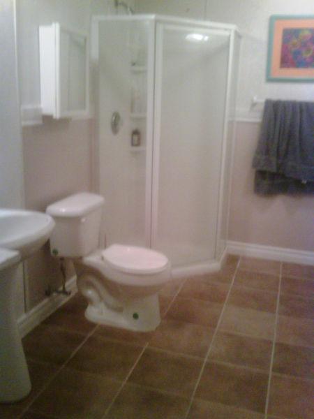 Student's Furnished Room - All Inclusive -Walk to UW!