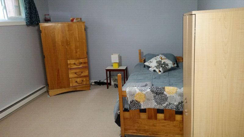 Large Bright Room For Rent