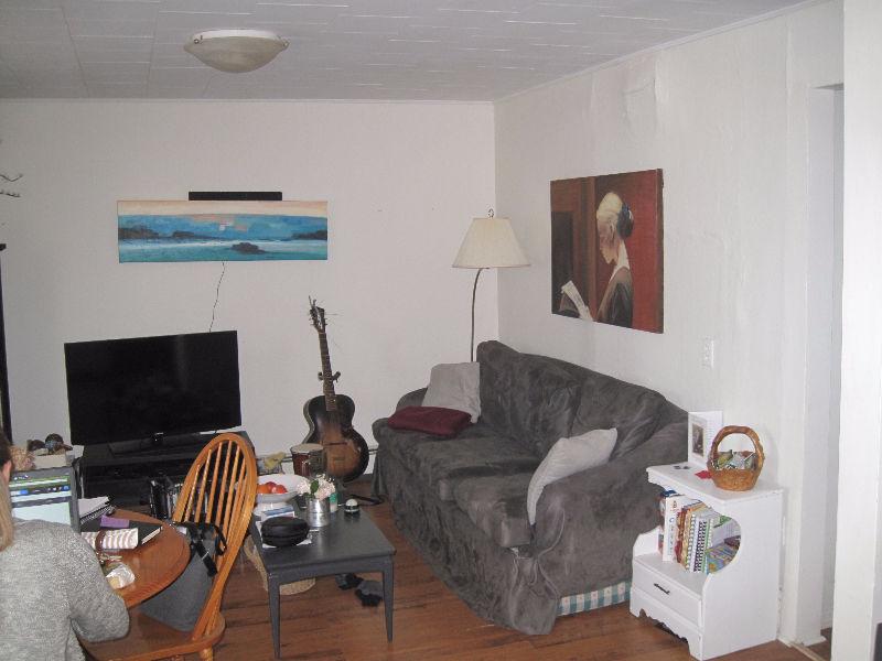 2BR private washer/dryer balcony,cable/internet,heated,central