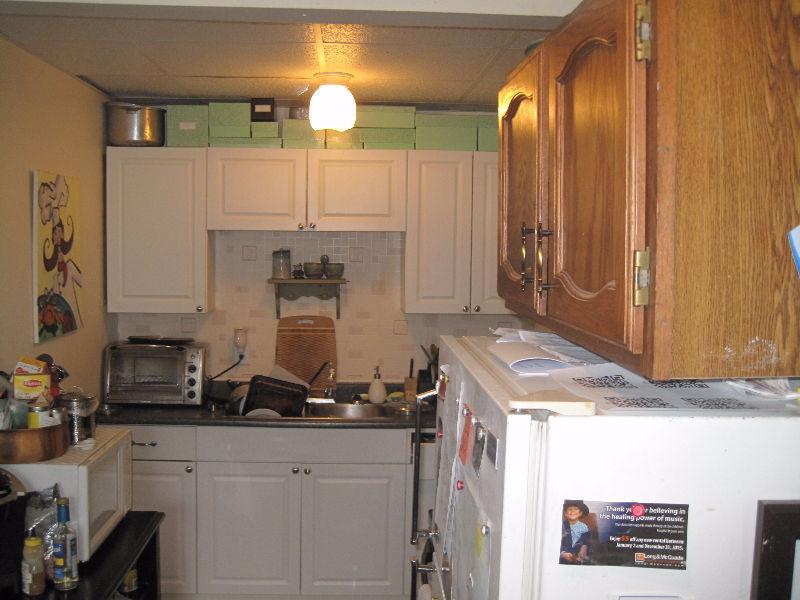 2BR private washer/dryer balcony,cable/internet,heated,central