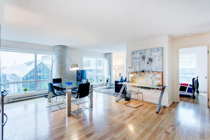 Beautiful fully furnished 1 bedroom, Downtown Montreal