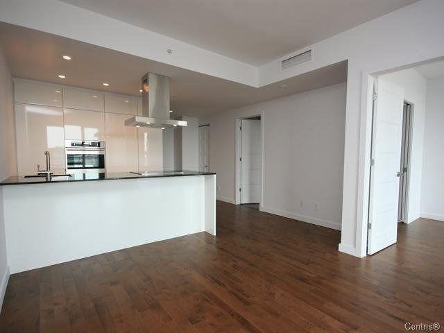 LUXURIOUS 1 BEDROOM CONDO - DOWNTOWN / OLD MONTREAL