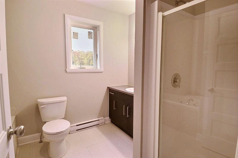 Condo deluxe à louer 1er étage