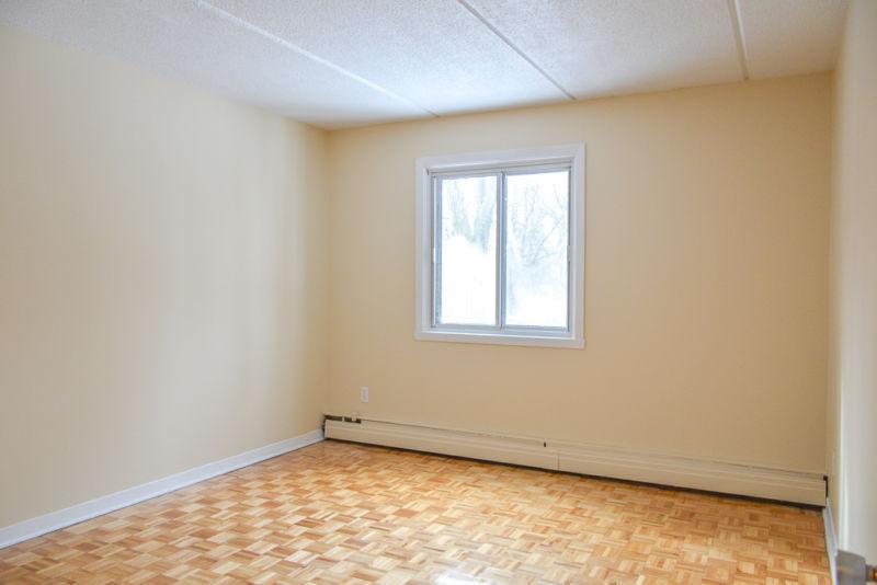 St-Lambert Renovated Refinished rent apartment - ONE MONTH FREE