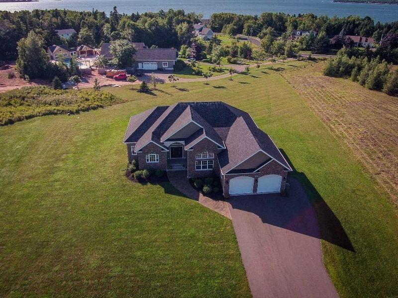 Executive Rancher in Stratford for Sale