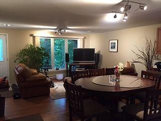 Bachelor à louer dans un chalet