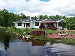 Maison de campagne, bord de lac, à vendre (Ste-Anne-Des-Lacs)