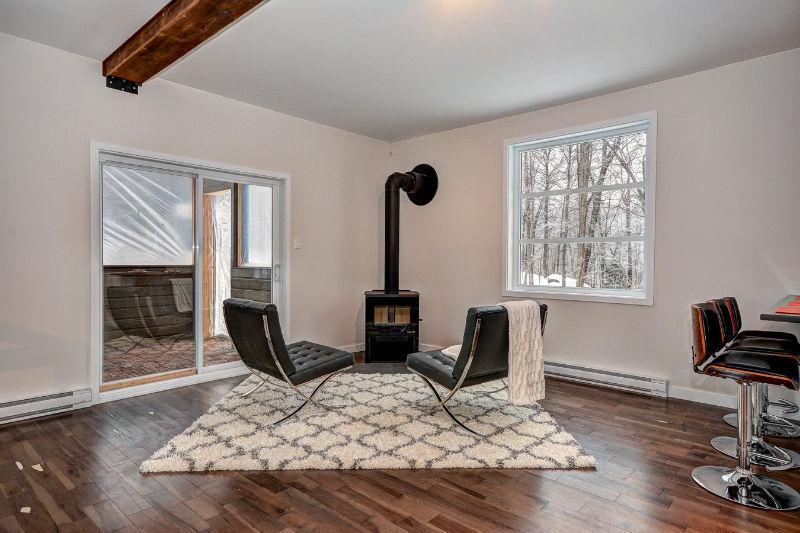 Maison neuve contemporaine avec Verranda isolée et Garage