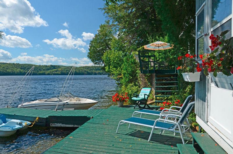 Waterfront Gem on Lac des Trois Montagnes!